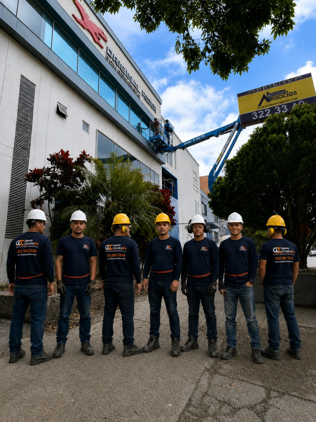 Equipo de Grupo ConstruCo en proyecto industrial
