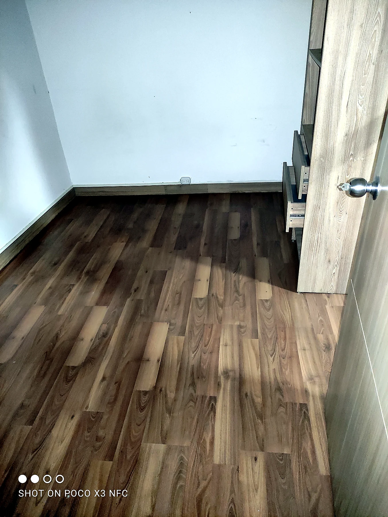 Instalación de piso en madera