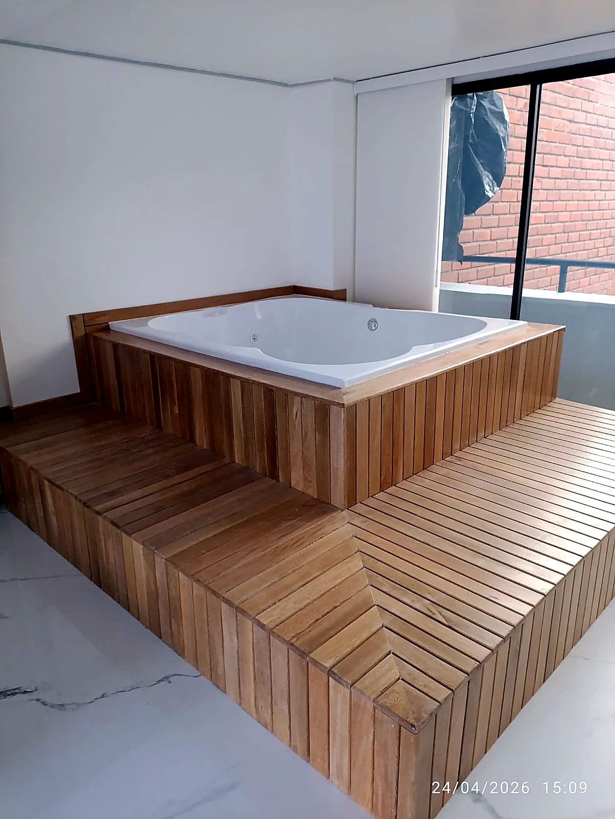 Jacuzzi durante la instalación